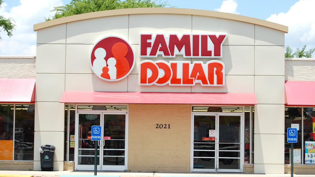 family-dollar-storefront